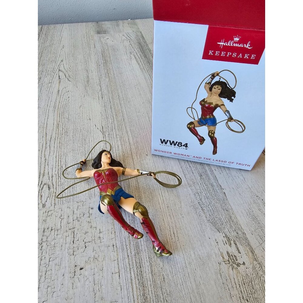 Hallmark Wonder woman lasso Truth WW84‎ new superhero ornament Xmas tree